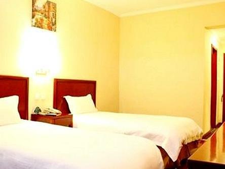 Greentree Inn Shandong Qingdao Railway Station Zhanqiao Yacht Wharf Express Bagian luar foto