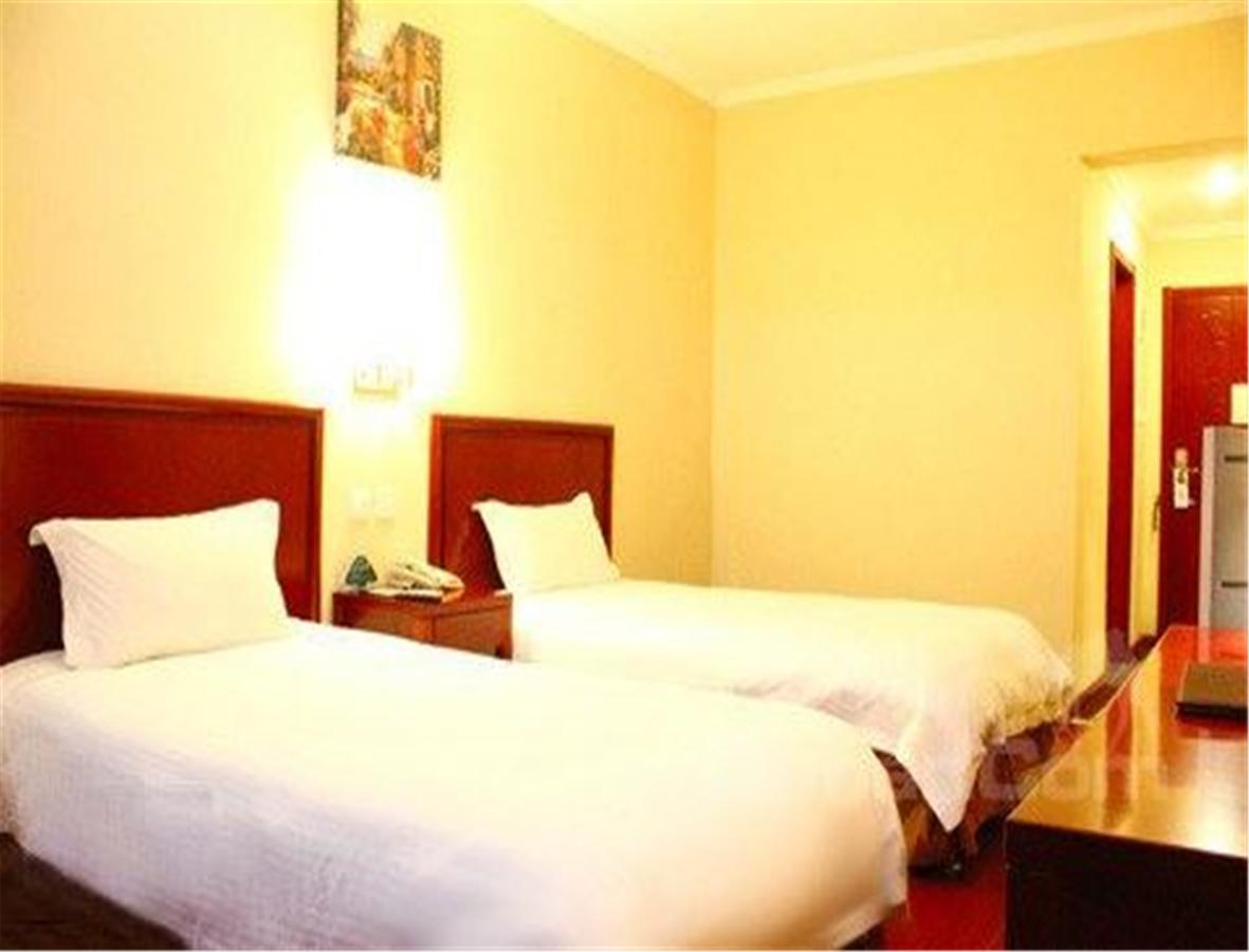 Greentree Inn Shandong Qingdao Railway Station Zhanqiao Yacht Wharf Express Bagian luar foto